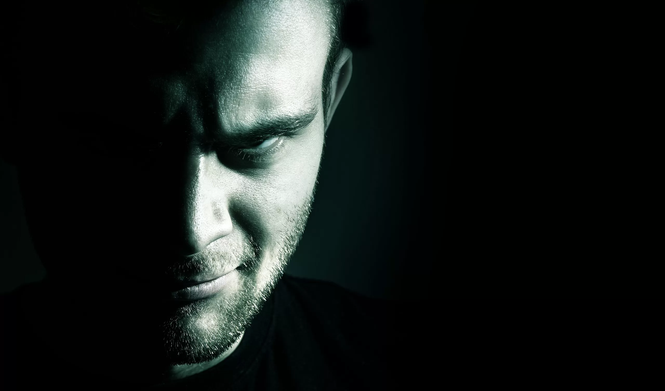 8 Psychology Facts About Our Dark Side